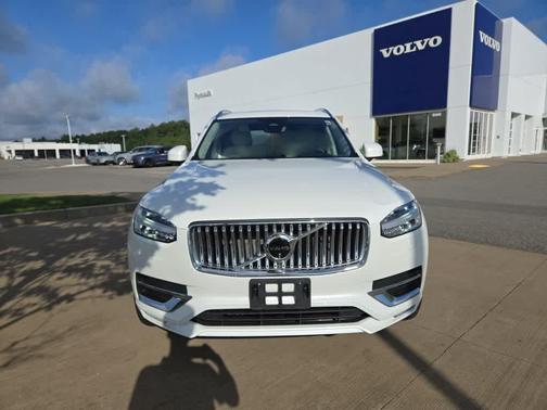 2024 Volvo XC90 B6 Plus Bright Theme 6-Seater