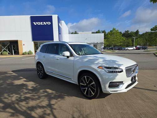 2024 Volvo XC90 B6 Plus Bright Theme 6-Seater