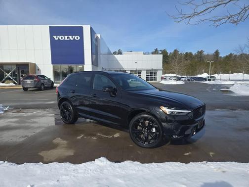2026 Volvo XC60 B5 Ultra Black Edition