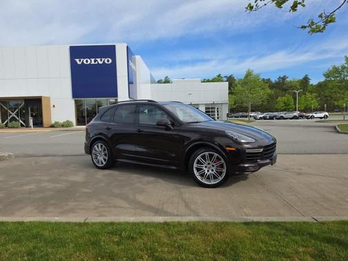 Carmine Red 2016 Porsche Cayenne Turbo