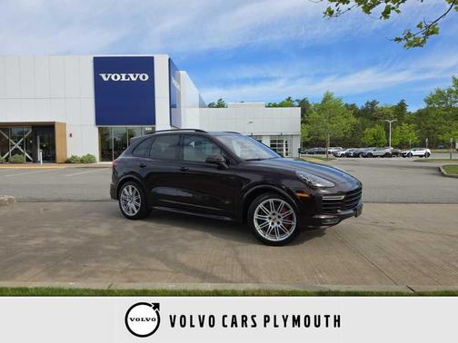 Carmine Red 2016 Porsche Cayenne Turbo