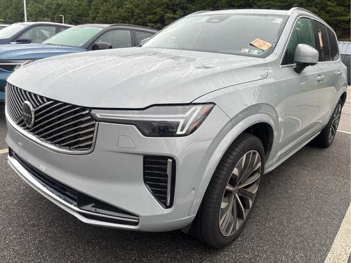 Metallic 2026 Volvo XC90 B6 Plus 7-Seater