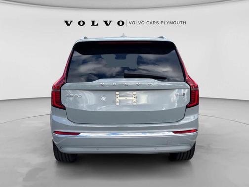 Metallic 2026 Volvo XC90 B6 Plus 7-Seater