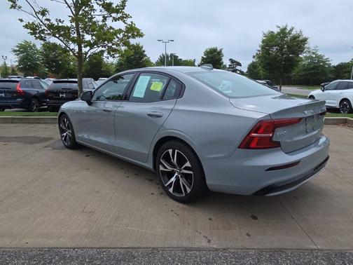2025 Volvo S60 B5 Core