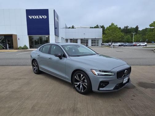 2025 Volvo S60 B5 Core