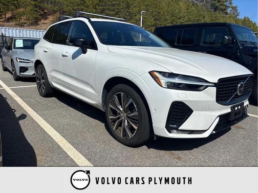 2023 Volvo XC60 B5 Plus Dark Theme
