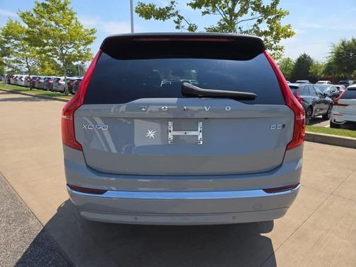 2024 Volvo XC90 B5 Core Bright Theme