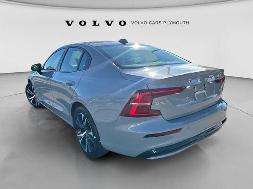 Metallic 2025 Volvo S60 B5 Core