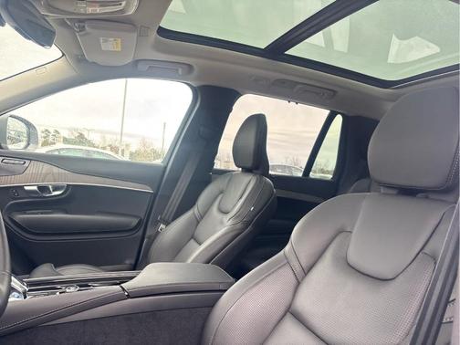 2025 Volvo XC90 B6 Ultra