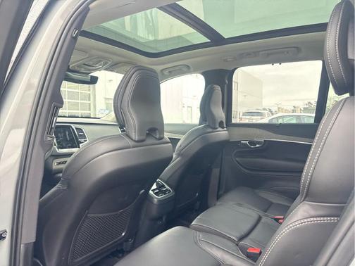 2025 Volvo XC90 B6 Ultra