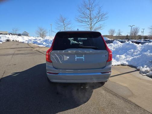 2025 Volvo XC90 B6 Ultra
