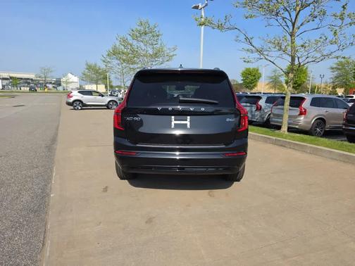 Onyx Black 2026 Volvo XC90 B6 Ultra Dark Theme 6-Seater