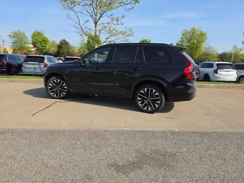 Onyx Black 2026 Volvo XC90 B6 Ultra Dark Theme 6-Seater