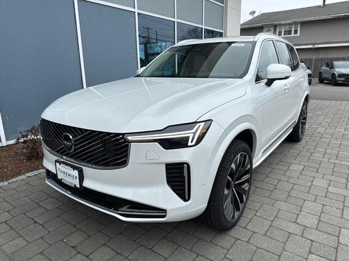 Crystal White Pearl 2026 Volvo XC90 B6 Ultra 7-Seater