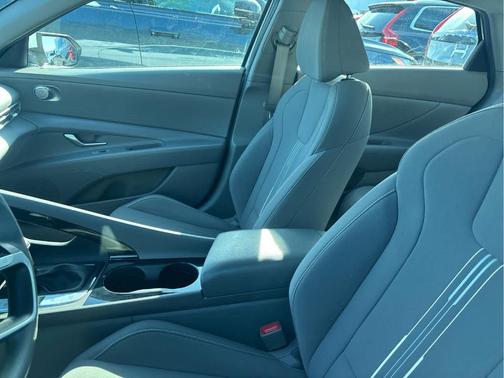 2022 Hyundai ELANTRA HEV Blue