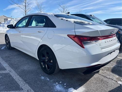 2022 Hyundai ELANTRA HEV Blue