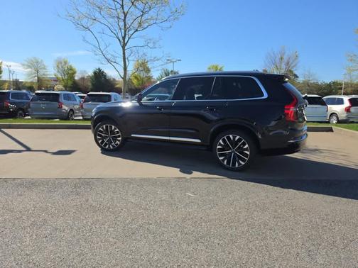Onyx Black Metallic 2025 Volvo XC90 PLUS