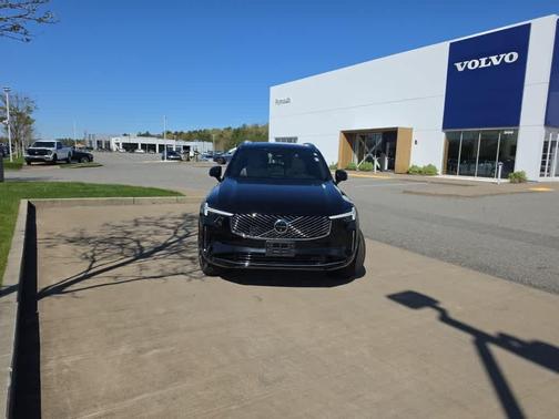 Onyx Black Metallic 2025 Volvo XC90 PLUS