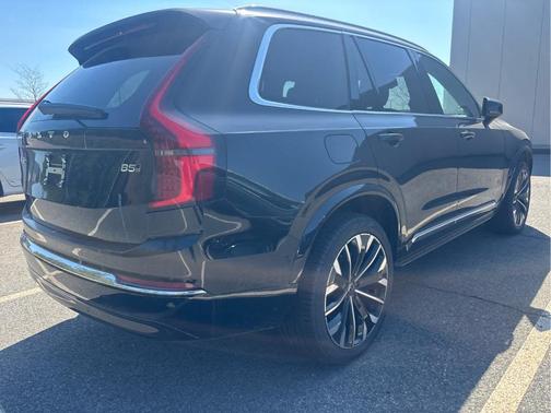 Onyx Black Metallic 2025 Volvo XC90 PLUS