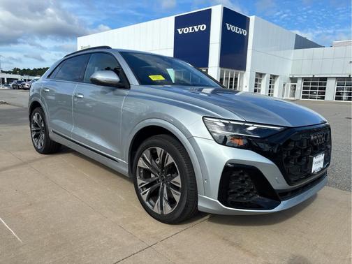 Satellite Silver Metallic 2025 Audi Q8 Premium Plus