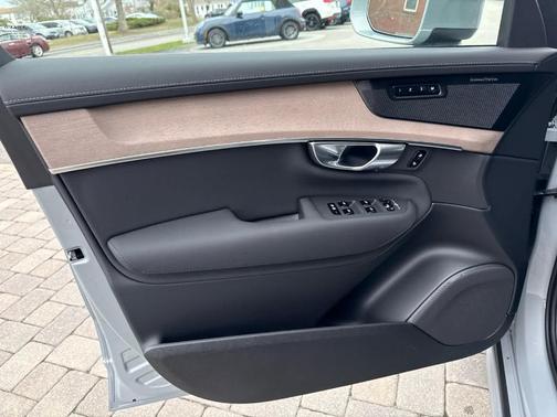 Metallic 2026 Volvo XC90 B6 Plus 7-Seater