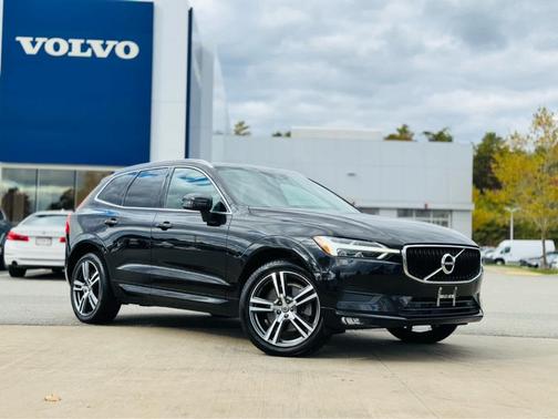2021 Volvo XC60 T6 Momentum