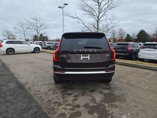 2026 Volvo XC90 B6 Plus 6-Seater