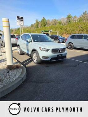Amazon Green / Blue 2019 Volvo XC40 T5 Momentum