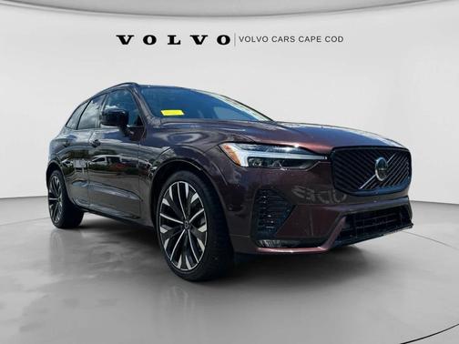 Mulberry Metallic 2026 Volvo XC60 B5 Ultra