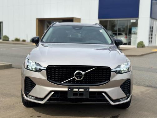2025 Volvo XC60 B5 Plus