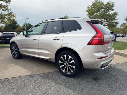 2025 Volvo XC60 B5 Plus