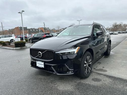 Onyx Black Metallic 2024 Volvo XC60 B5 Core Dark Theme
