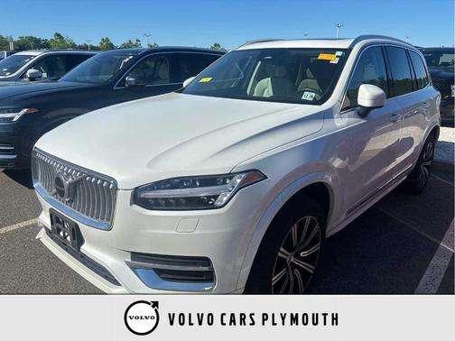 Crystal White Metallic 2024 Volvo XC90 B5 Core Bright Theme