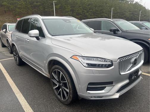 Silver 2023 Volvo XC90 B6 Plus 7-Seater