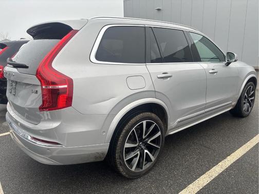 Silver 2023 Volvo XC90 B6 Plus 7-Seater