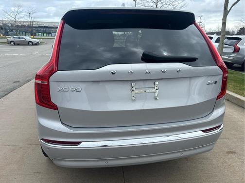 Silver 2023 Volvo XC90 B6 Plus 7-Seater