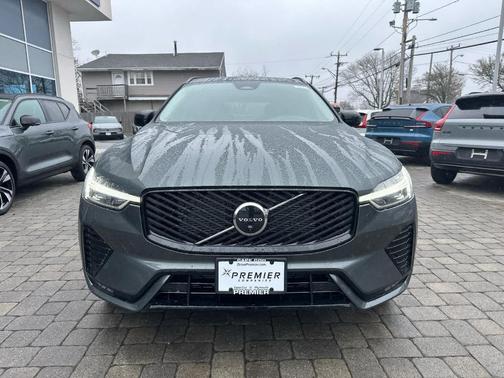 Forest Green 2026 Volvo XC60 B5 Plus