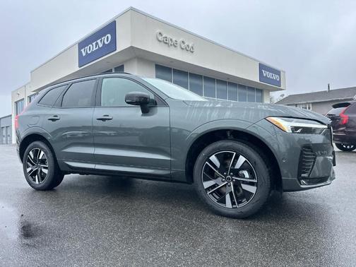 Forest Green 2026 Volvo XC60 B5 Plus