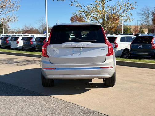 2024 Volvo XC90 B5 Core Bright Theme