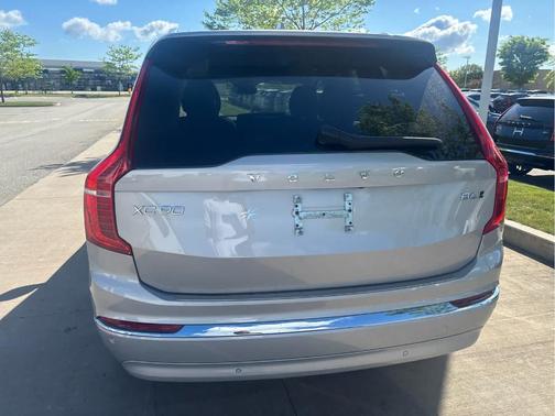 Silver 2023 Volvo XC90 B6 Plus 7-Seater