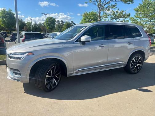 Silver 2023 Volvo XC90 B6 Plus 7-Seater