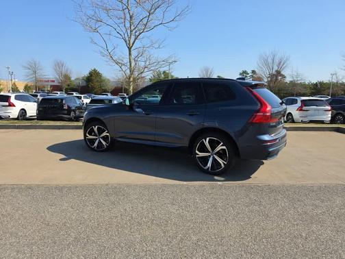 Denim Blue Metallic 2023 Volvo XC60 B5 Ultimate Dark Theme