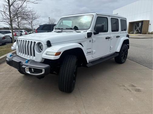 Bright White Clearcoat 2023 Jeep Wrangler 4xe Sahara