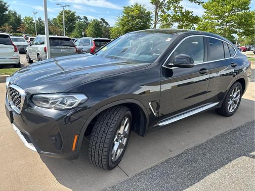 Black Sapphire Metallic 2022 BMW X4 xDrive30i