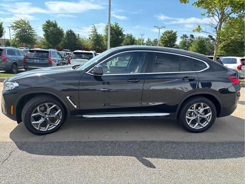 Black Sapphire Metallic 2022 BMW X4 xDrive30i