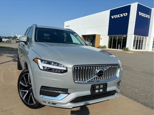 Metallic 2024 Volvo XC90 B5 Plus Bright Theme