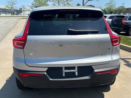 Silver 2023 Volvo XC40 B5 Plus Dark Theme