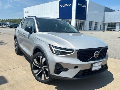 Silver 2023 Volvo XC40 B5 Plus Dark Theme