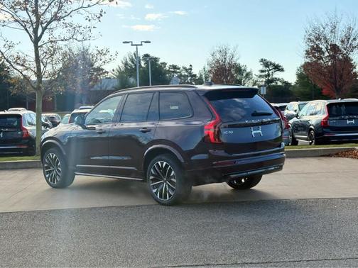 2026 Volvo XC90 B6 Ultra Dark Theme 6-Seater