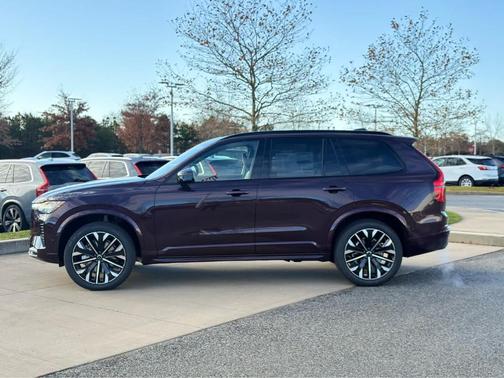 2026 Volvo XC90 B6 Ultra Dark Theme 6-Seater